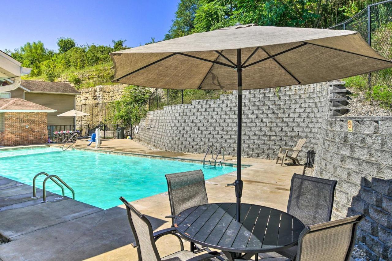 Cozy Condo With Pool Access, 5 Mi To Table Rock Lake Branson Bagian luar foto