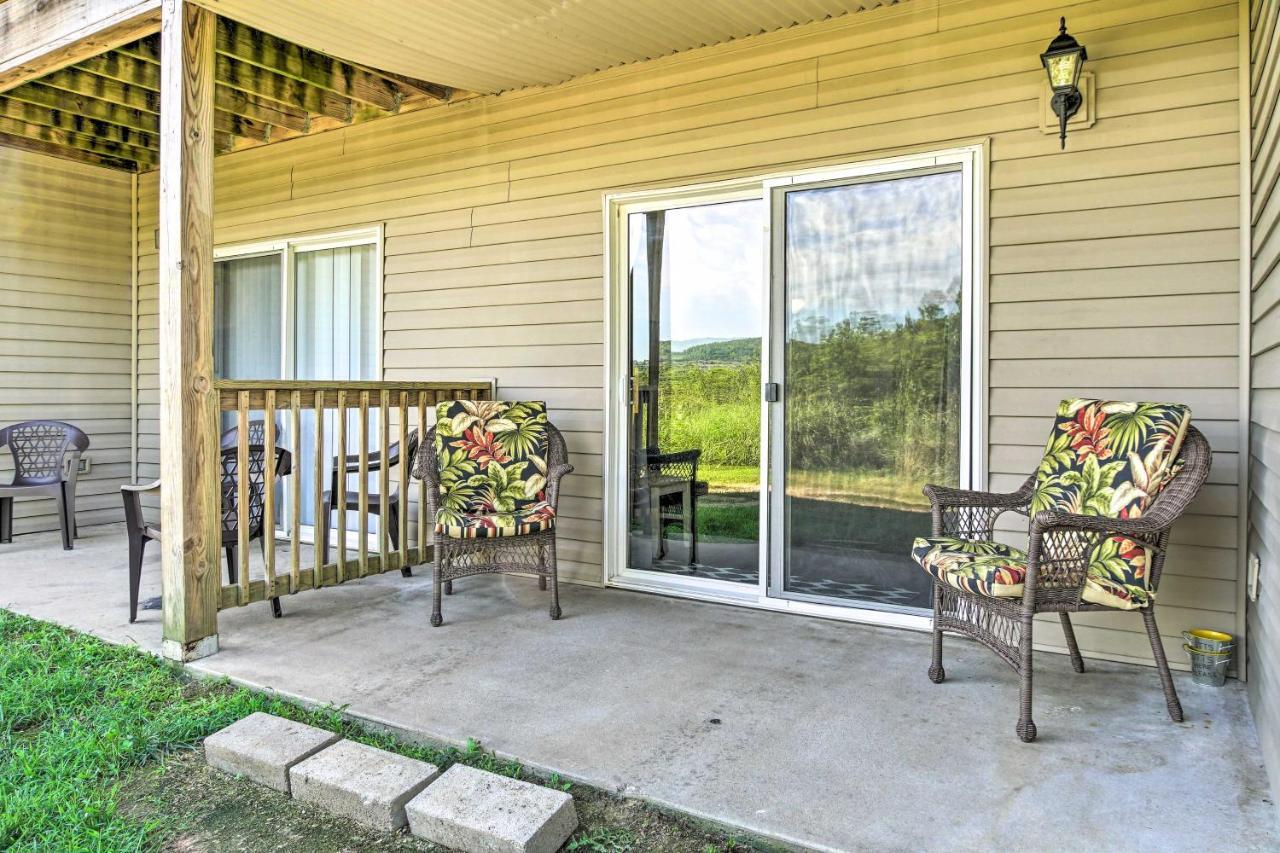 Cozy Condo With Pool Access, 5 Mi To Table Rock Lake Branson Bagian luar foto