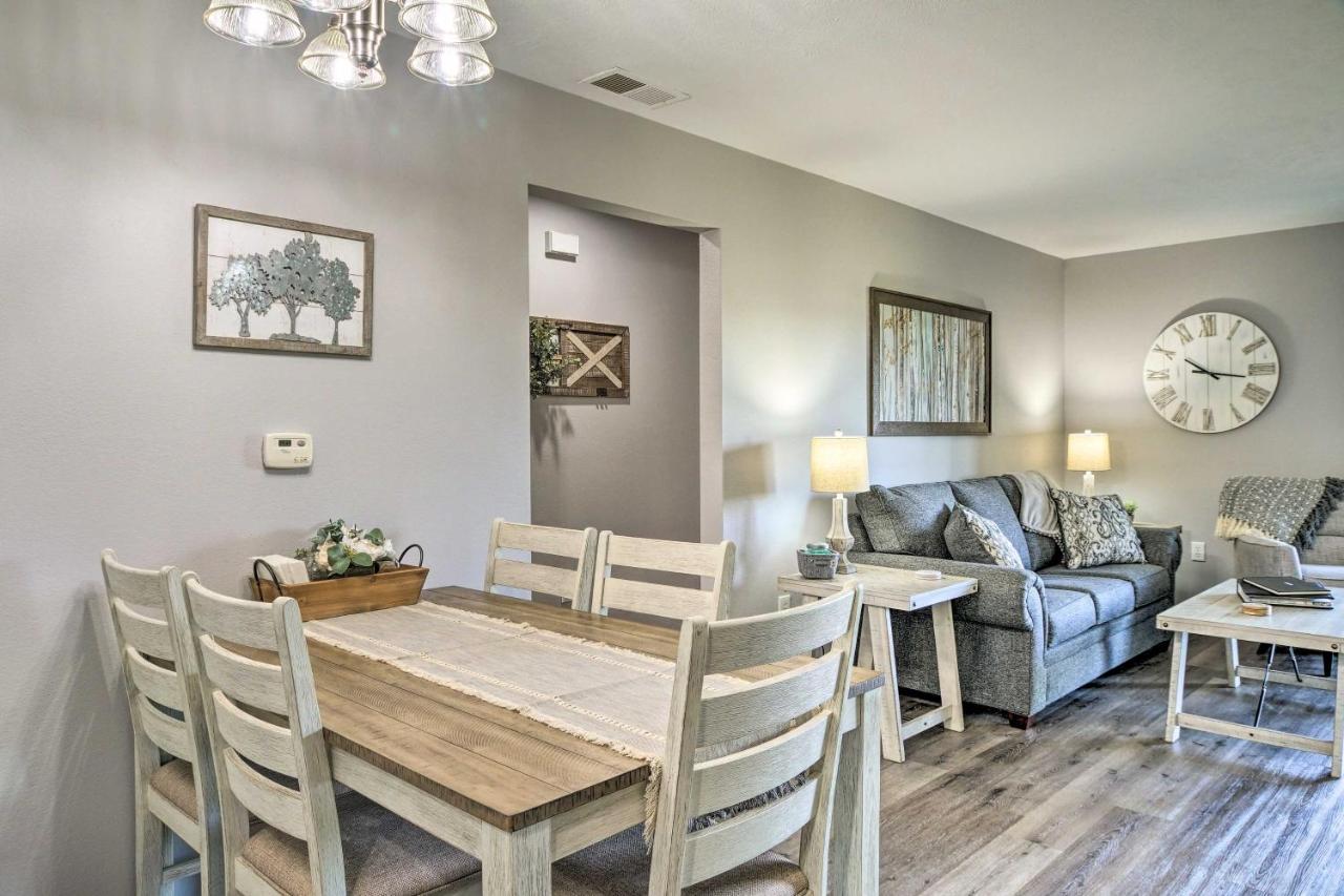Cozy Condo With Pool Access, 5 Mi To Table Rock Lake Branson Bagian luar foto