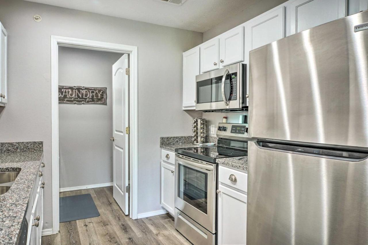 Cozy Condo With Pool Access, 5 Mi To Table Rock Lake Branson Bagian luar foto