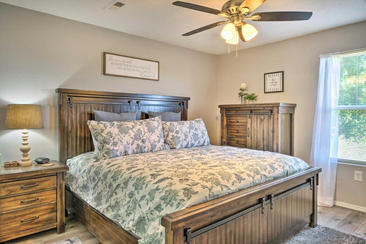 Cozy Condo With Pool Access, 5 Mi To Table Rock Lake Branson Bagian luar foto