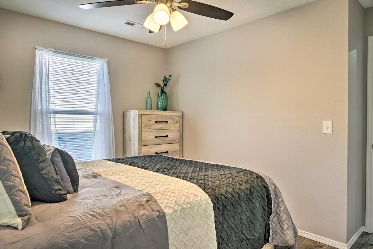Cozy Condo With Pool Access, 5 Mi To Table Rock Lake Branson Bagian luar foto