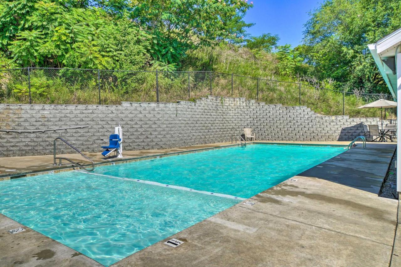 Cozy Condo With Pool Access, 5 Mi To Table Rock Lake Branson Bagian luar foto